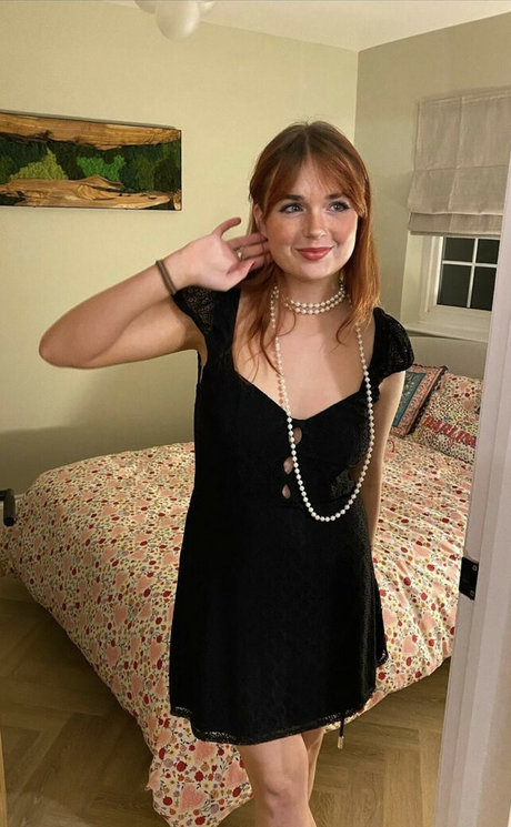 Beaux ASMR art model image