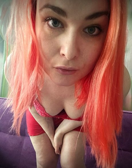 SarahofHorror model adult photos