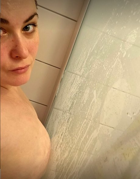 girl onlyfans top pictures