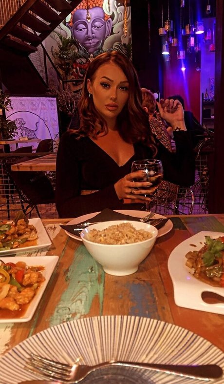 Abi Parker star naked pics