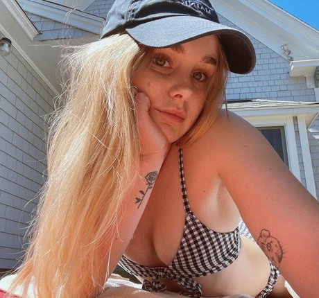 Alice Kristiansen star erotic galleries