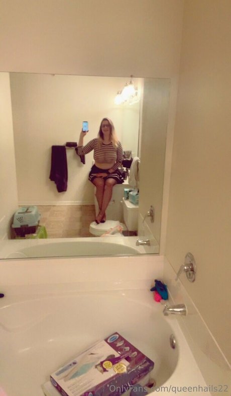 queenhails22 model sex image