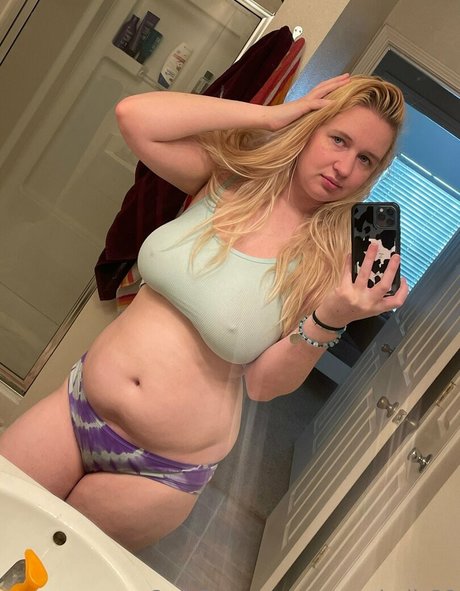 queenhails22 hd model archive