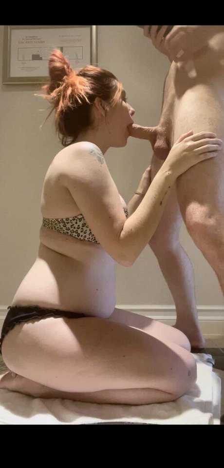 Zoey Wilde sexy actress gallery