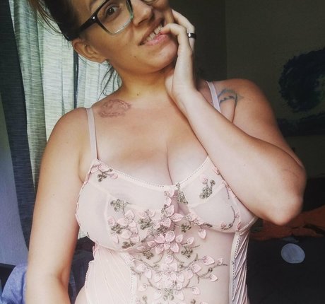 Feline Anchor hot pornstar img