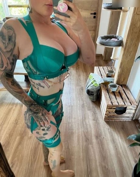 Little Princess Hedi model naked pics