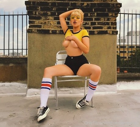 Missbunnybrown star xxx photo