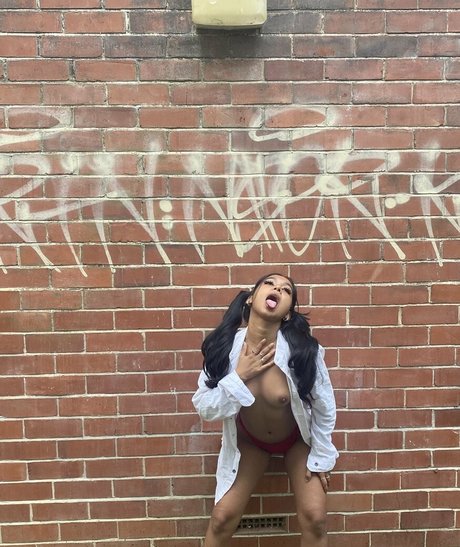 Miaz1234 sex star pic