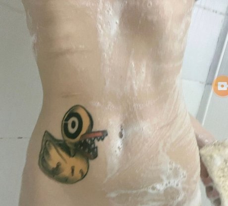 Pandemonita sexy actress pics