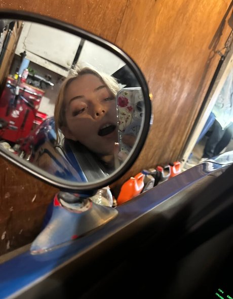 Nefffss xxx model pic