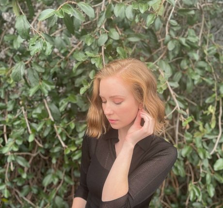 Hannah Einbinder model free img