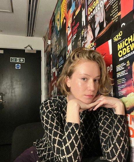 Hannah Einbinder nudes star galleries