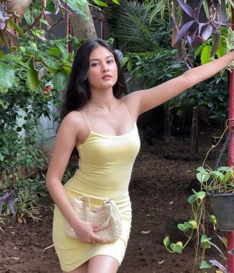 curvy shemale onlyfans free sex gallery