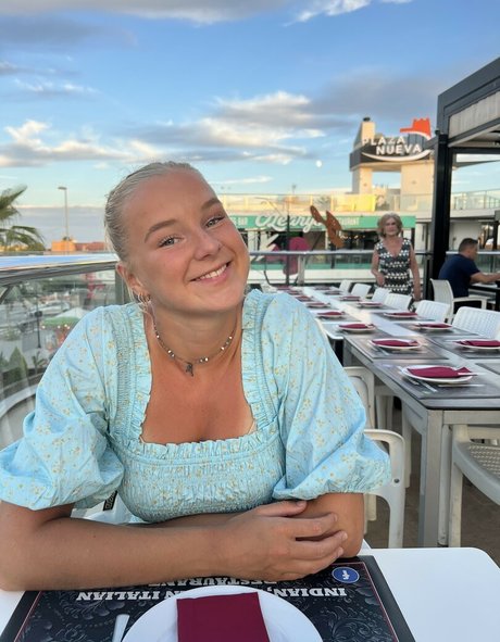 Caroline Kupka nice star image