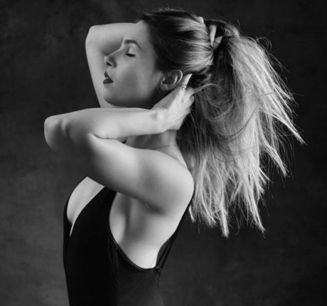 Adele tsy model exclusive photos