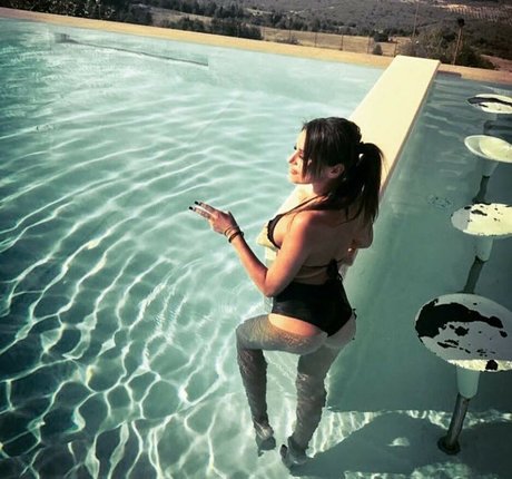 Iulia Carmen perfect pornstar pics