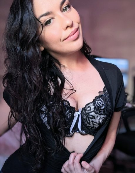 raenarchy art actress img