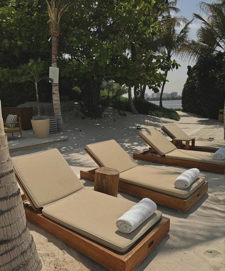 Shelly Cohen model images