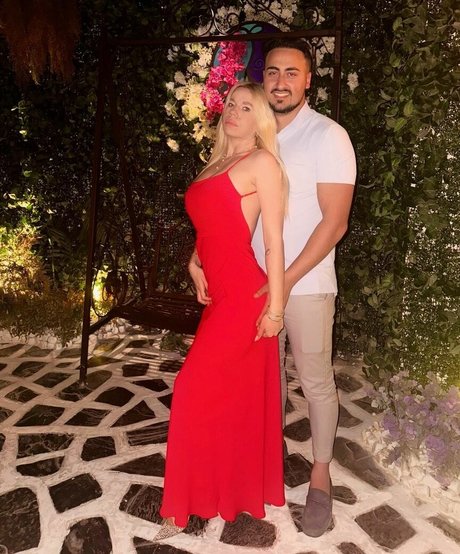 Shelly Cohen model sexy photos