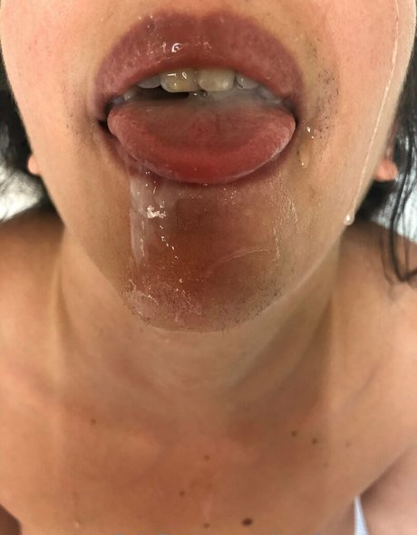 lightskin onlyfans hot picture