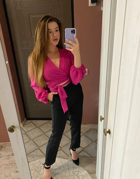 miiraamii model beautiful image