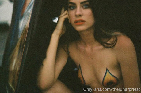 thedakotalyn model image