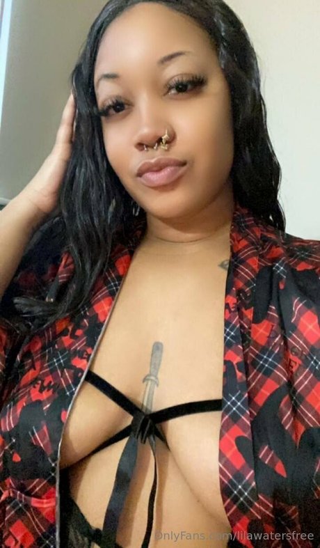 lilawatersfree star erotic pictures