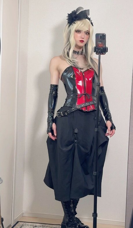 female popular onlyfans erotic img