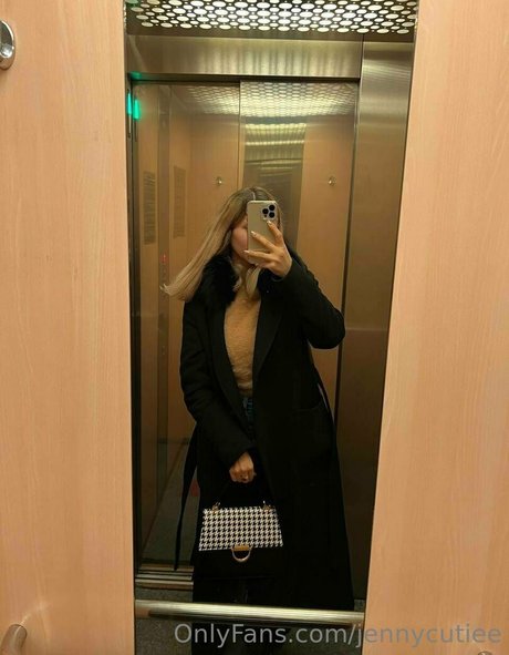 jennycutiee sexy model pic