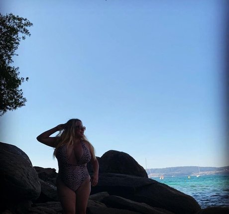 Akaren pornstar pretty pictures