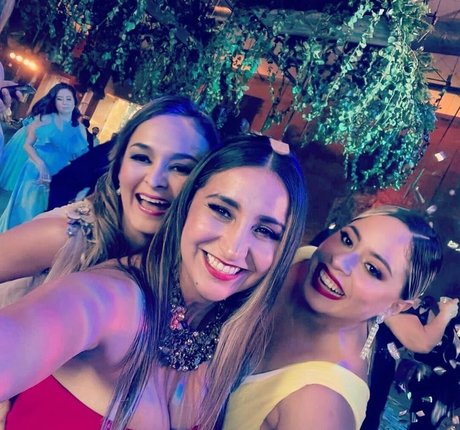 Akaren star adult img