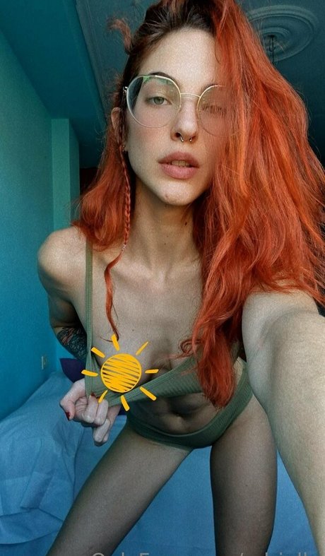 edrielle model top photo