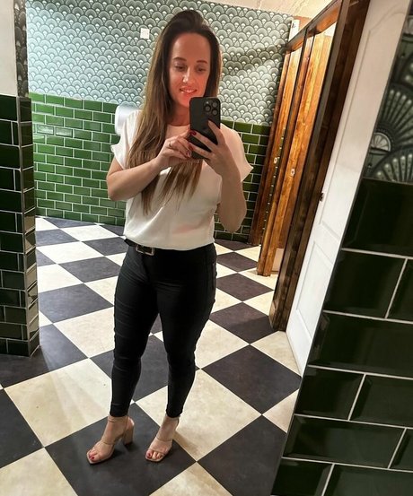 Scarlet Storm adult model pic