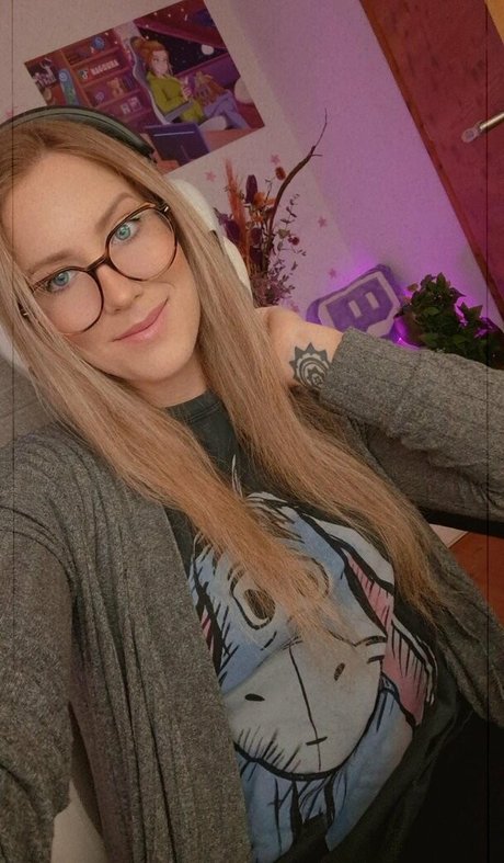 Naguura perfect model pic