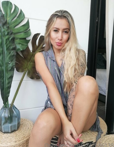 alicia ray model free picture