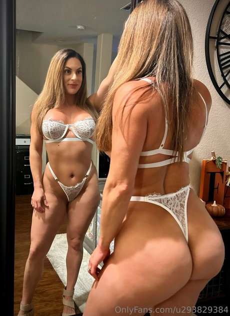 XSoCalHotwifexTFx beautiful model pic