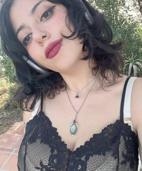 Miki Blue free model gallery