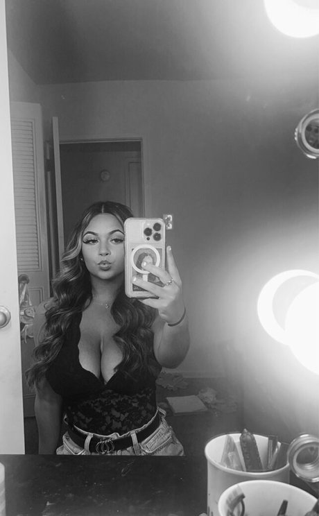 Ava Schillaci star pornographic images