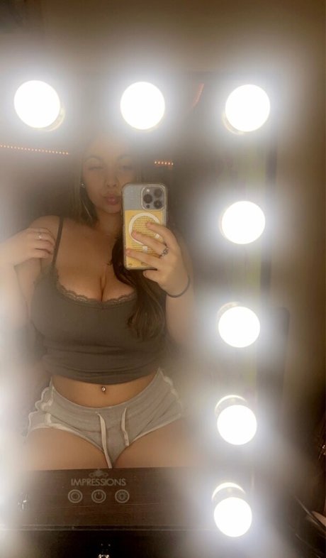 Ava Schillaci hot star img