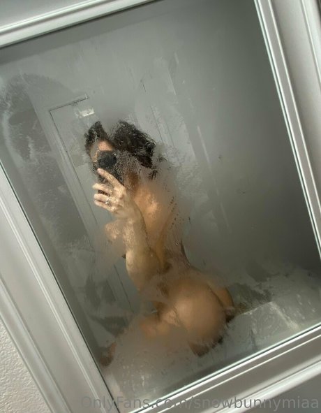 snowbunnymiaa model perfect pictures