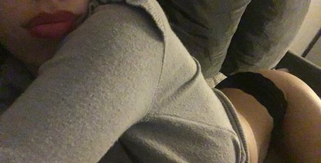 sweet emma00 model pornographic picture