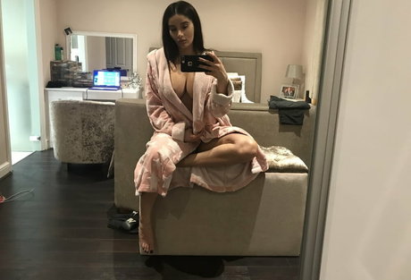 Preeti And Priya Young hd star pics