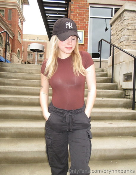 brynnxbanks pornstar adult img