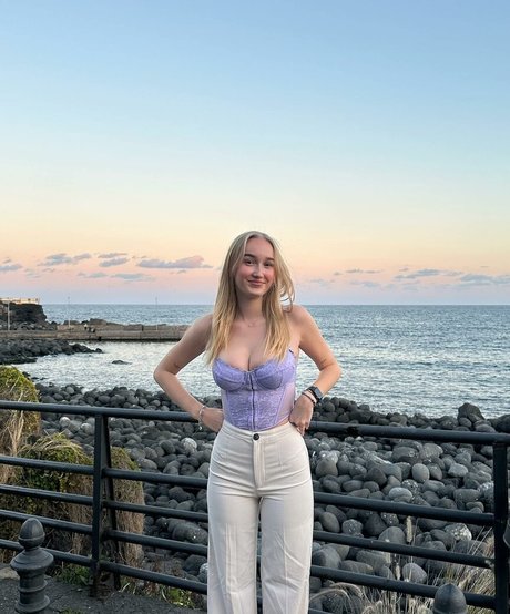 lenaahdl model naked images