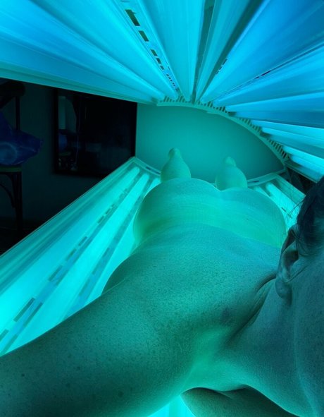 Elizabeth ash model exclusive pics