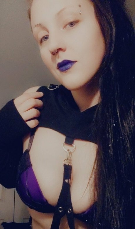 Tatlessgoth erotic model galleries