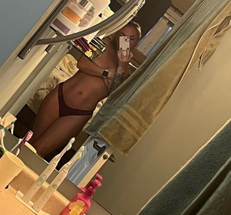 milf wife onlyfans erotic images