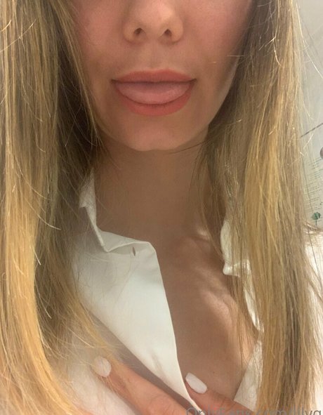 lilyq nude model gallery