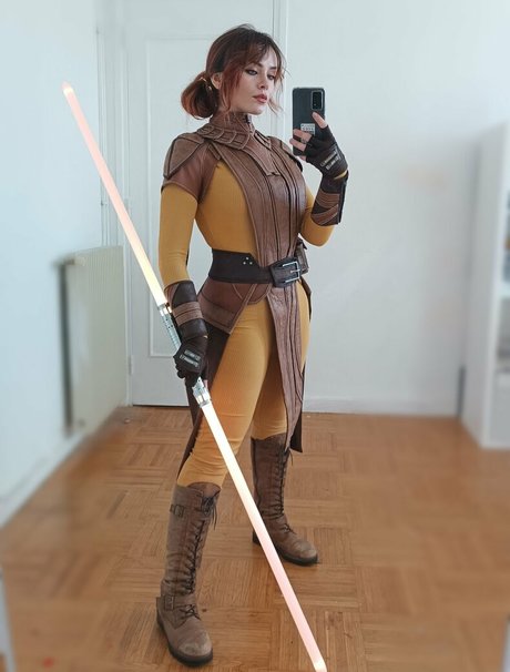 madsfive art model images