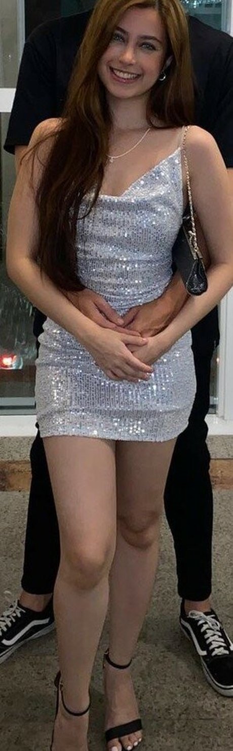 BiaGomez nude model picture